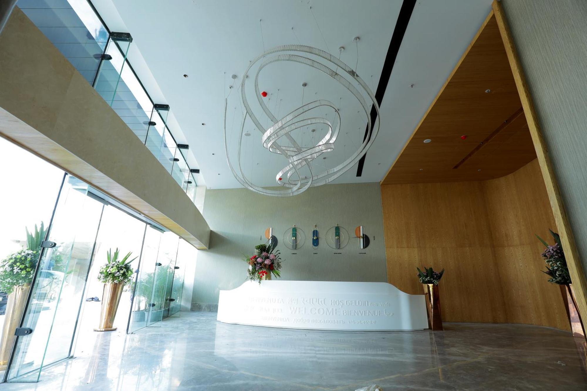 The World Surat Hotel Exterior photo