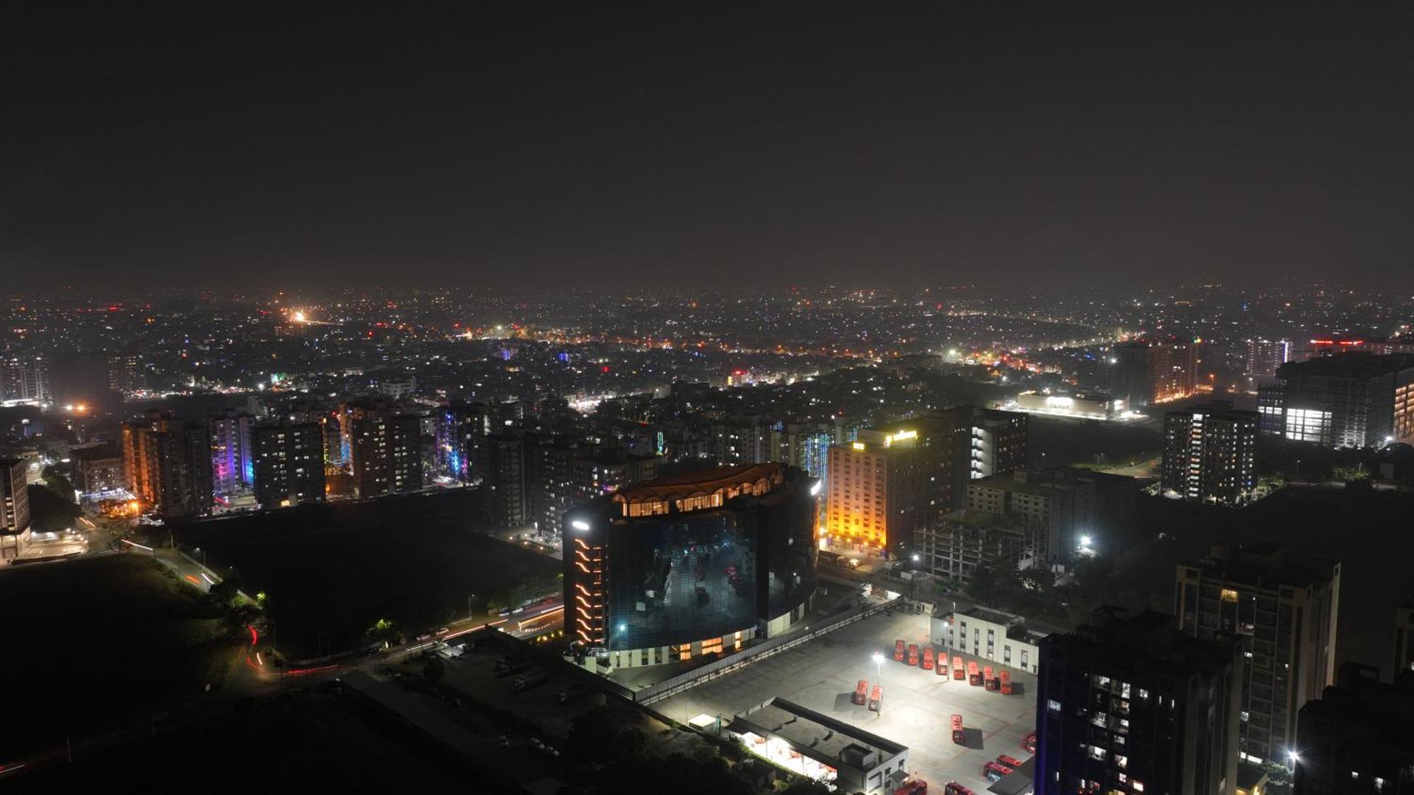 The World Surat Hotel Exterior photo