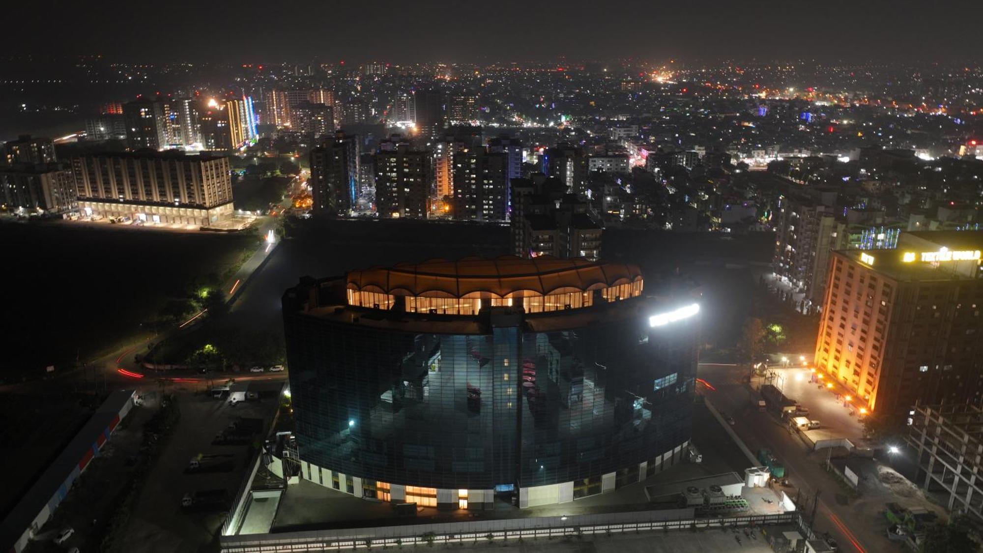 The World Surat Hotel Exterior photo