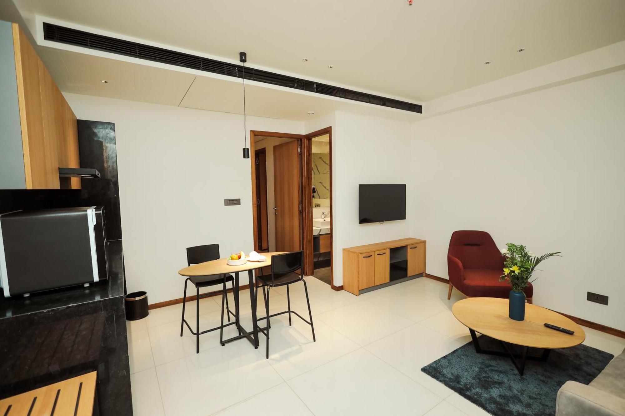 The World Surat Hotel Exterior photo