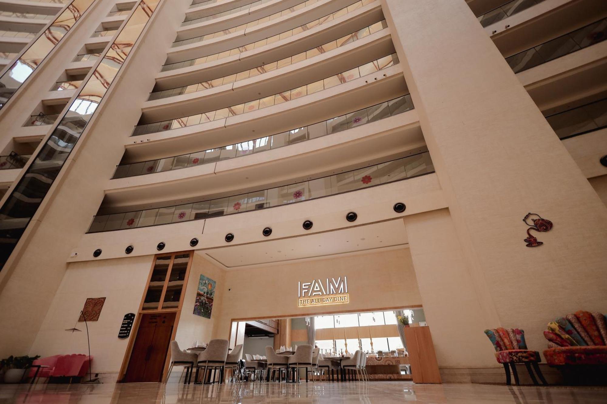 The World Surat Hotel Exterior photo