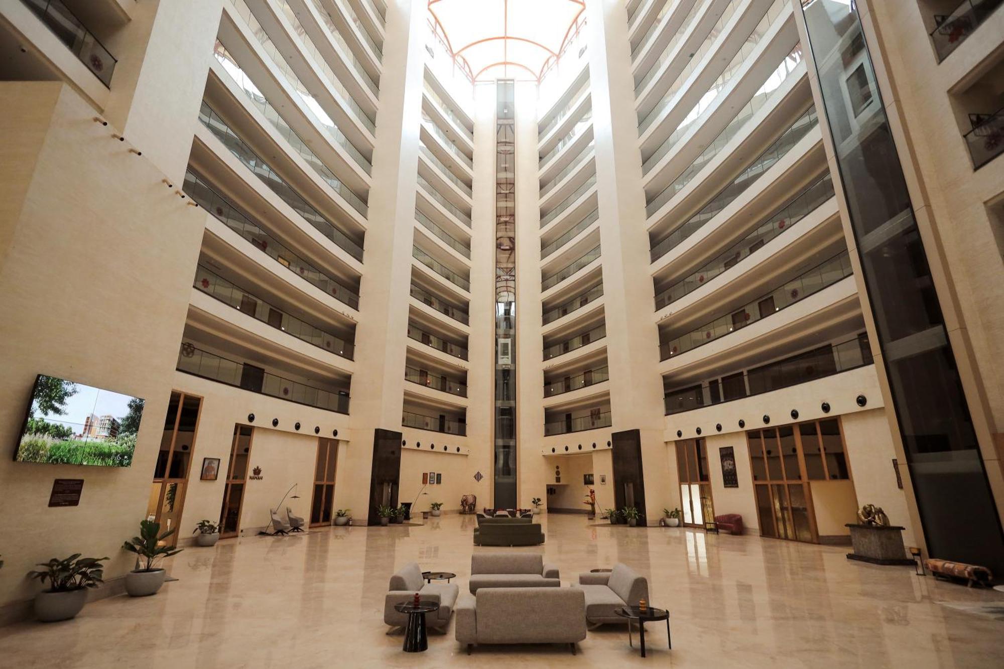 The World Surat Hotel Exterior photo